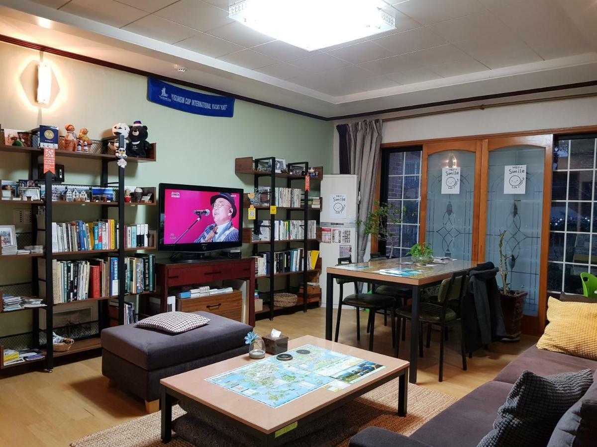 Tongyeong Episode Guesthouse Exterior photo